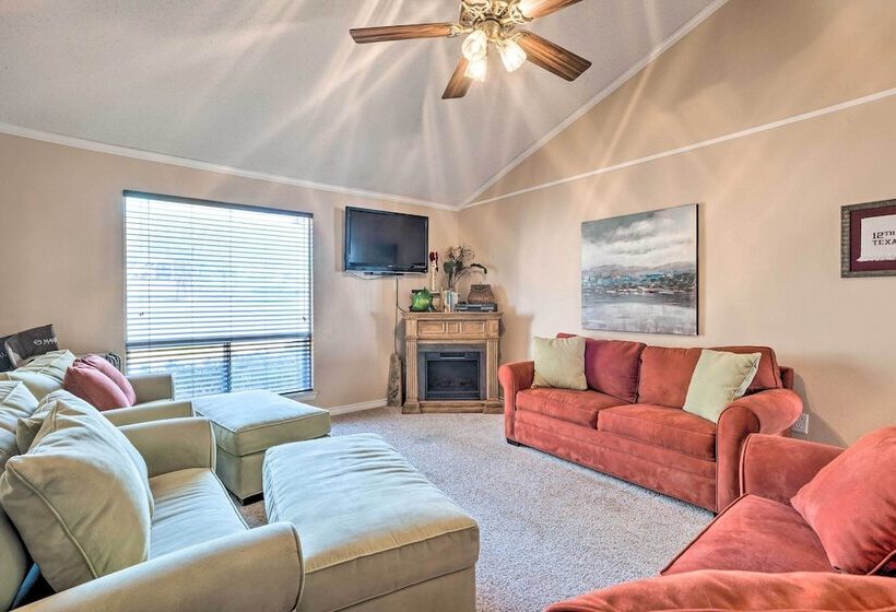 Lakefront Livingston Home W/ Grill & Views!