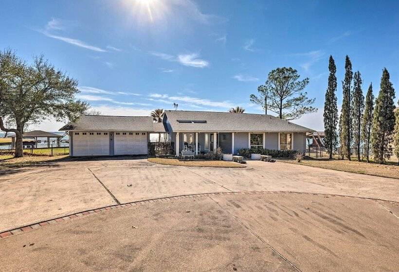 Lakefront Livingston Home W/ Grill & Views!