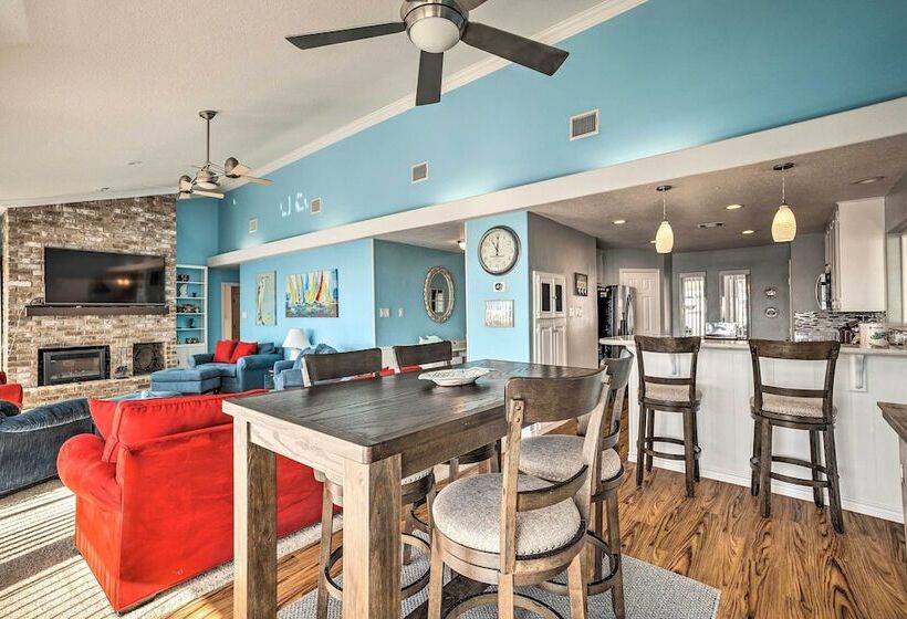 Lakefront Livingston Home W/ Grill & Views!