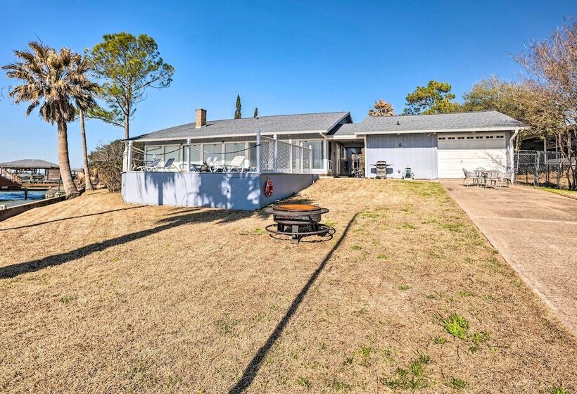 Lakefront Livingston Home W/ Grill & Views!