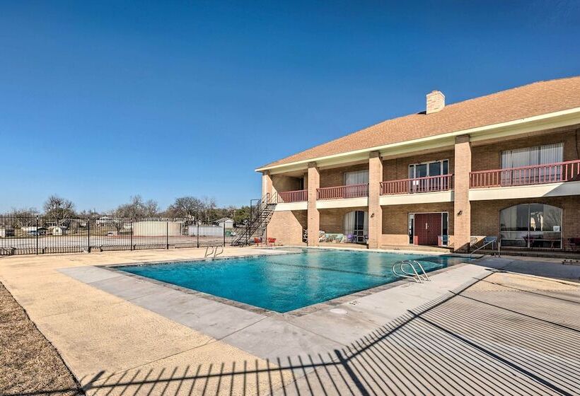 Lakefront Livingston Home W/ Grill & Views!