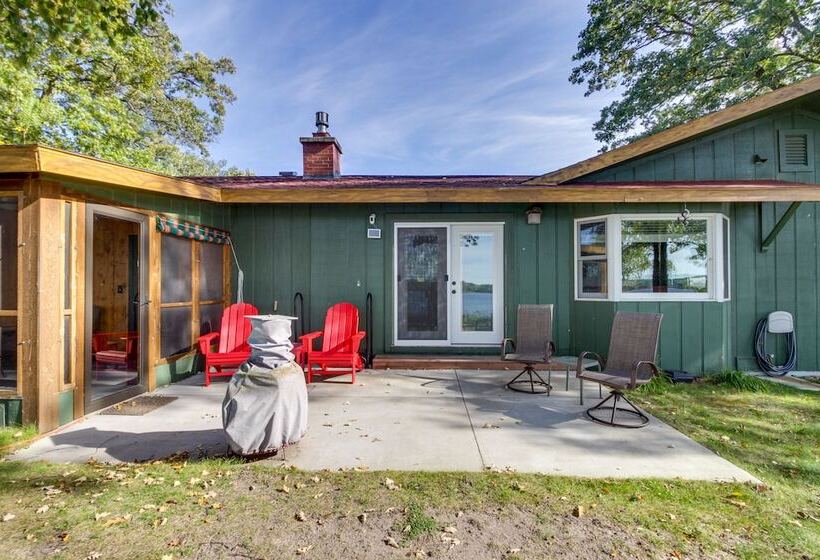 Lakefront Walker Home W/ Boat Dock & Lift!