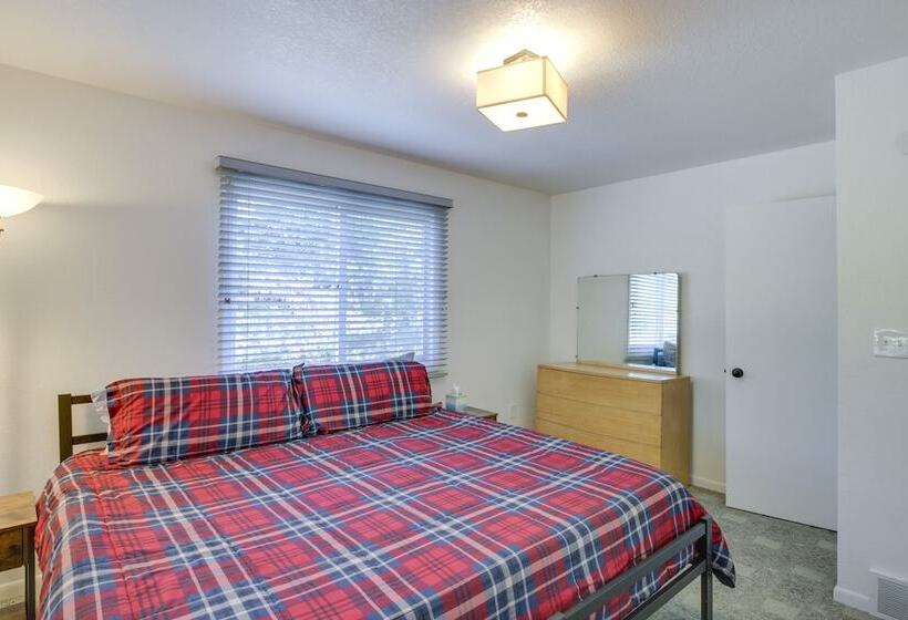 Lakefront Walker Home W/ Boat Dock & Lift!