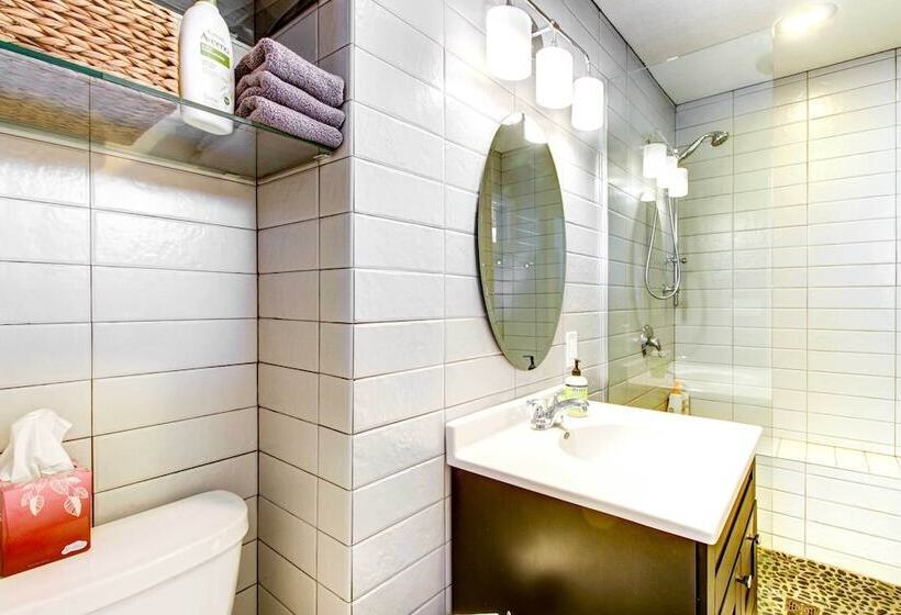 Lakefront Walker Home W/ Boat Dock & Lift!