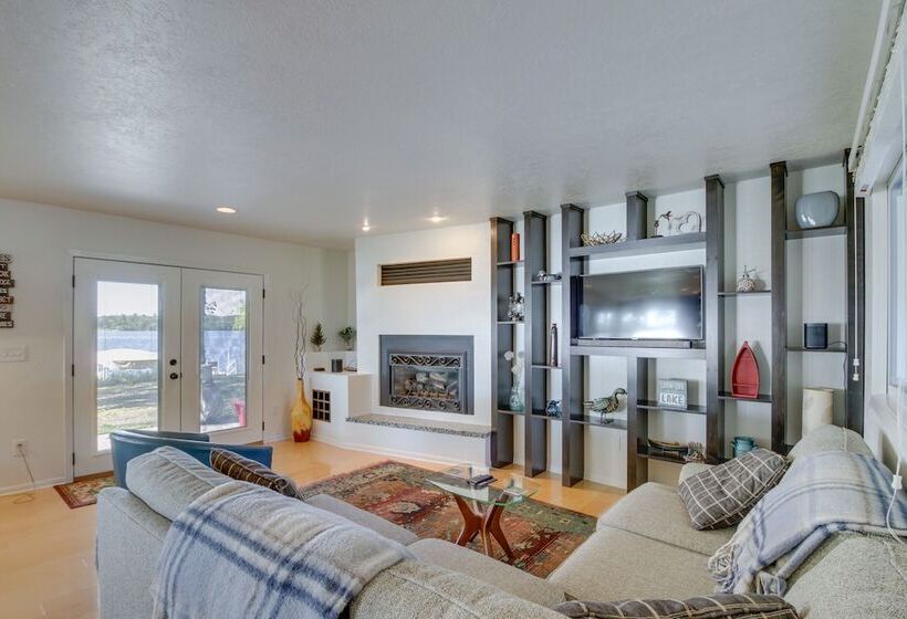 Lakefront Walker Home W/ Boat Dock & Lift!