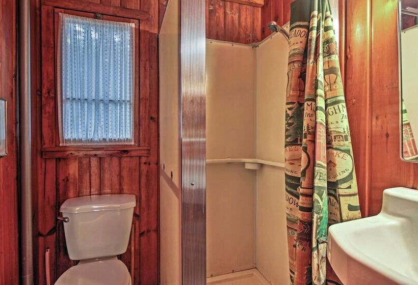 Land O  Lakes Hideaway W/ Boat Dock & Lake Views!