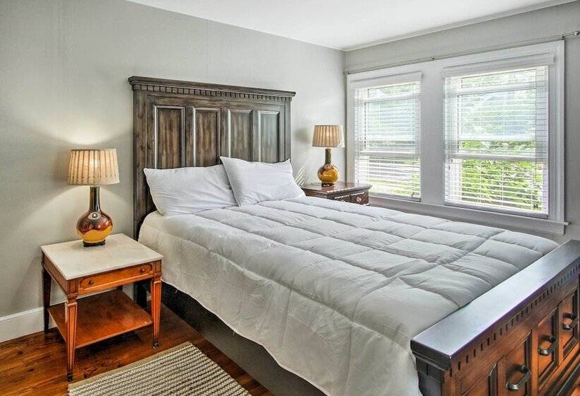 Walking Distance To Beach: Maine Home W/ Deck!