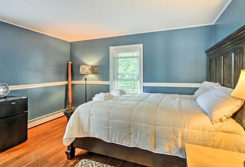 Walking Distance To Beach: Maine Home W/ Deck!