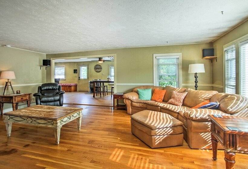 Walking Distance To Beach: Maine Home W/ Deck!