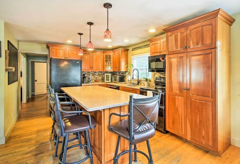 Walking Distance To Beach: Maine Home W/ Deck!