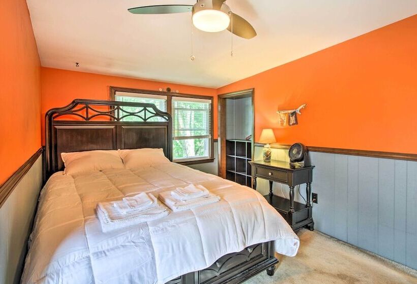 Walking Distance To Beach: Maine Home W/ Deck!