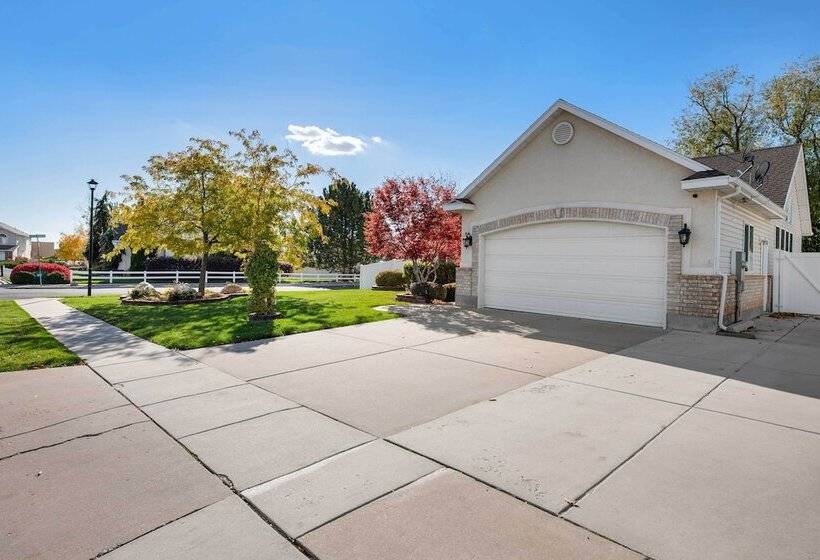 Layton Escape Near Air Force Base & Snowbasin