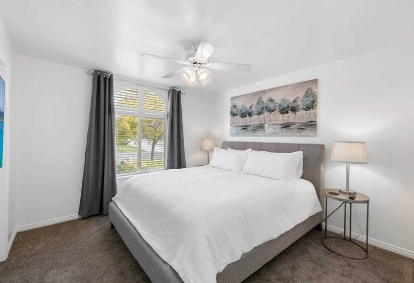 Layton Escape Near Air Force Base & Snowbasin