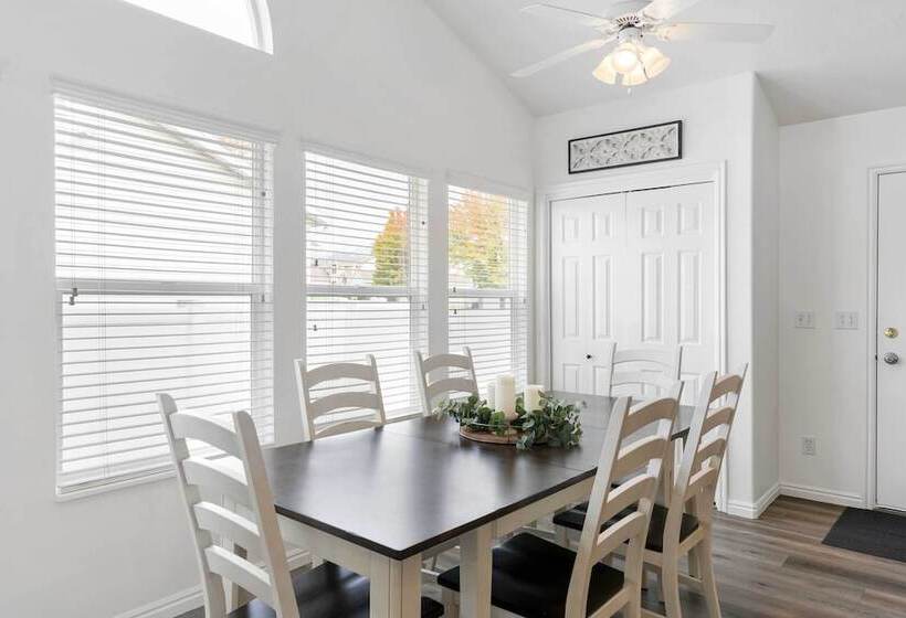 Layton Escape Near Air Force Base & Snowbasin