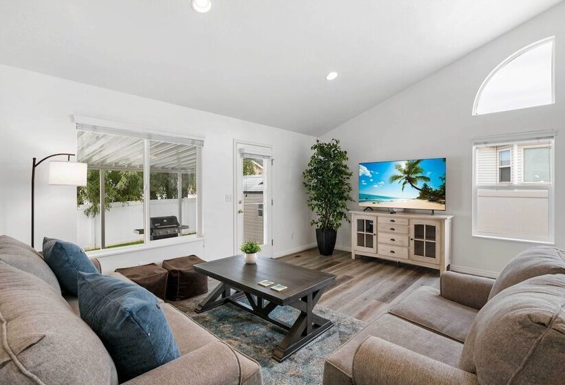 Layton Escape Near Air Force Base & Snowbasin