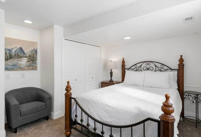 Layton Escape Near Air Force Base & Snowbasin