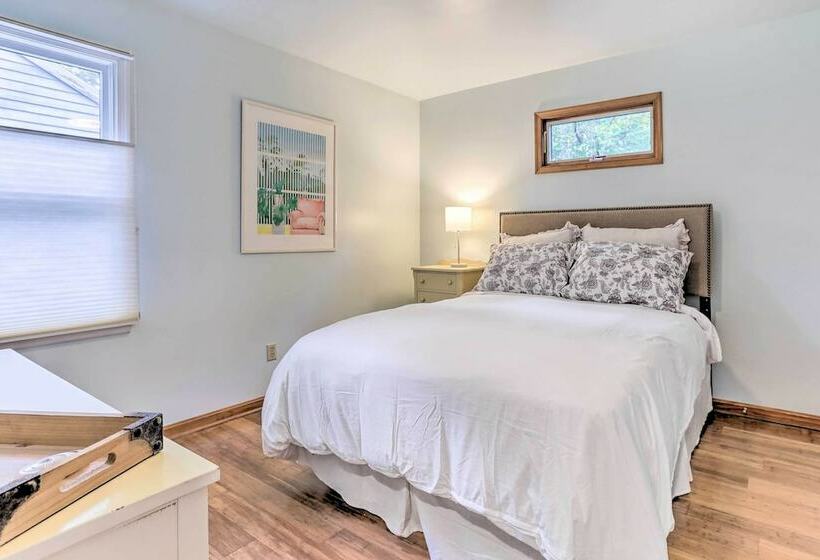 Lewes Cottage W/ Pool Access: 10 Mi To Beach!