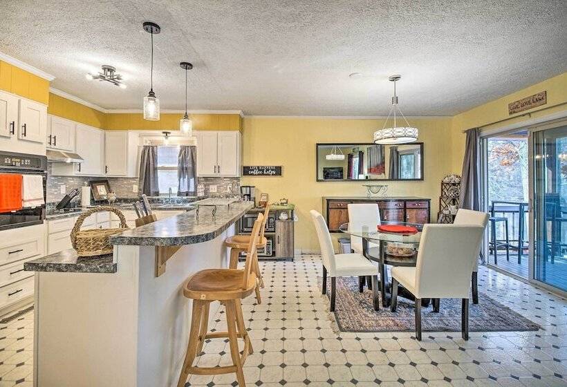 Sauna & Game Room: Lake House In Locust Grove!