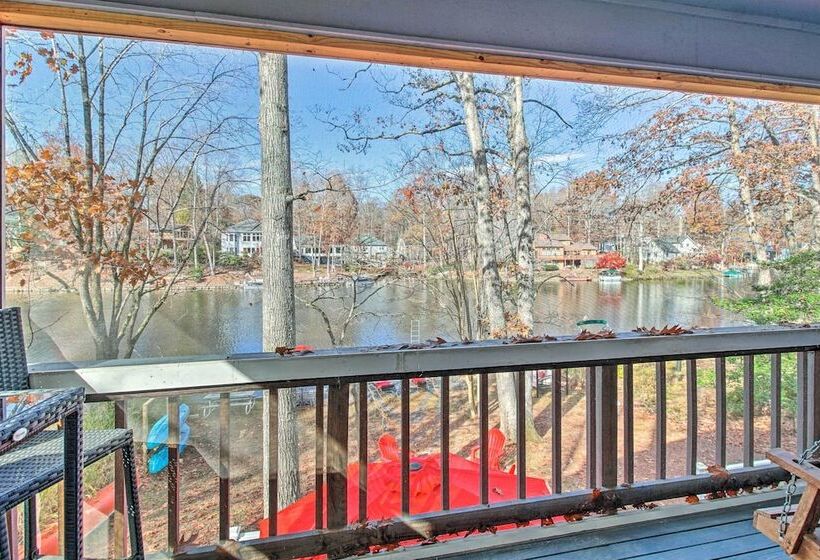 Sauna & Game Room: Lake House In Locust Grove!