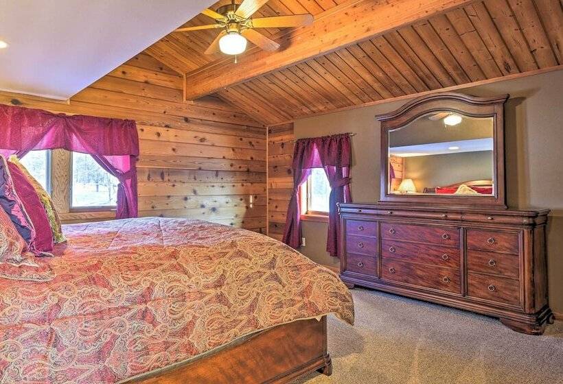 Lodge W/ Indoor Pool, Along Devil S Lake Park