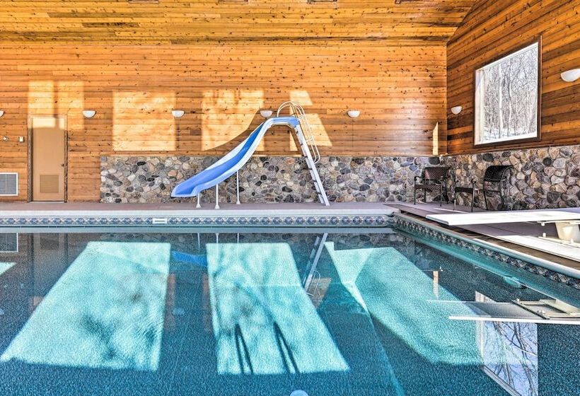 Lodge W/ Indoor Pool, Along Devil S Lake Park