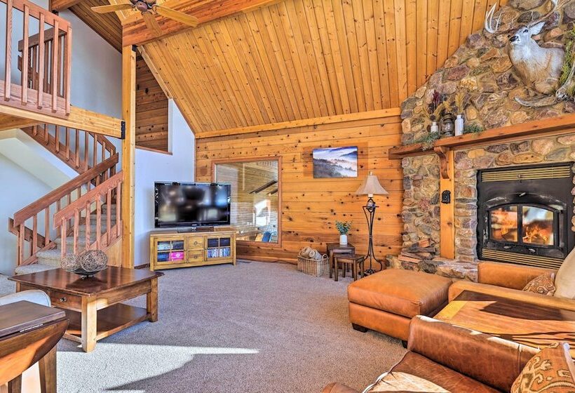 Lodge W/ Indoor Pool, Along Devil S Lake Park