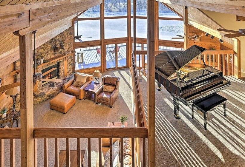 Lodge W/ Indoor Pool, Along Devil S Lake Park