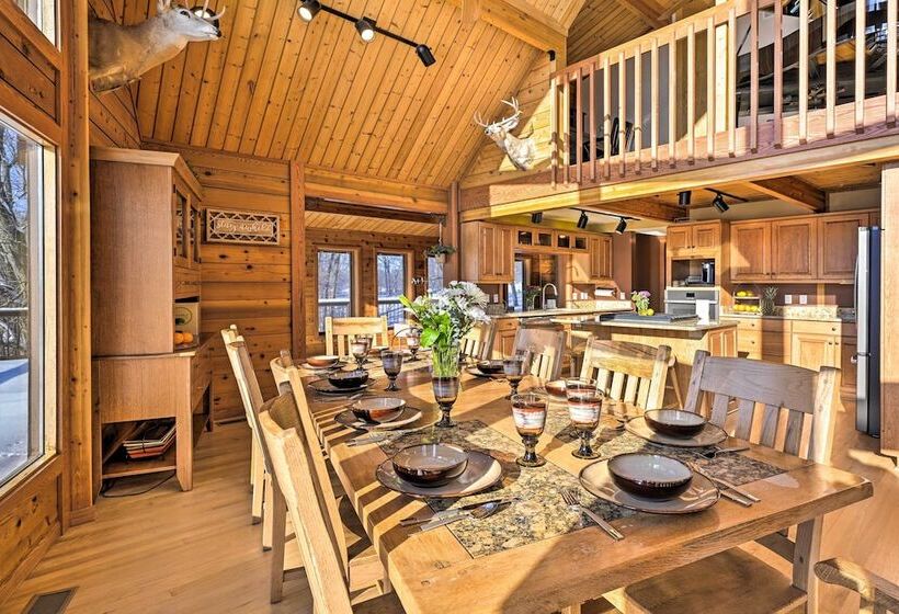 Lodge W/ Indoor Pool, Along Devil S Lake Park