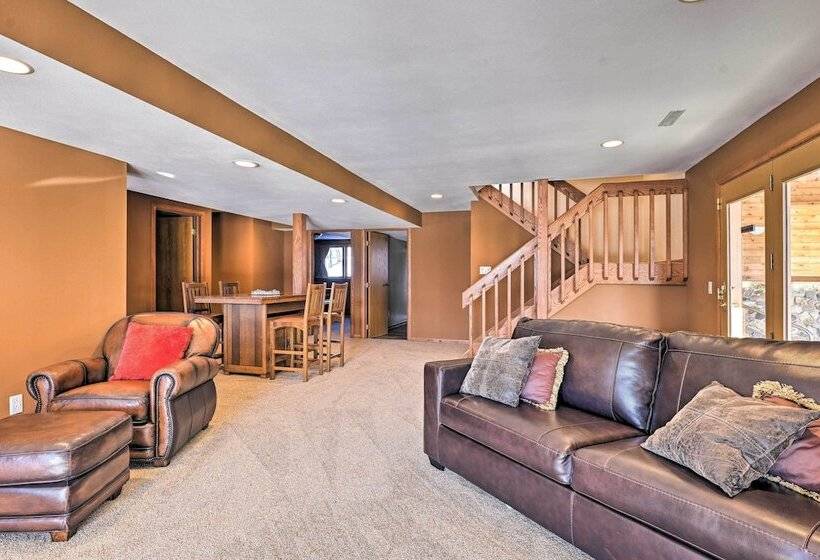 Lodge W/ Indoor Pool, Along Devil S Lake Park