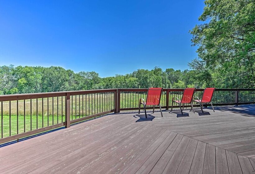 Lodge W/ Indoor Pool, Along Devil S Lake Park
