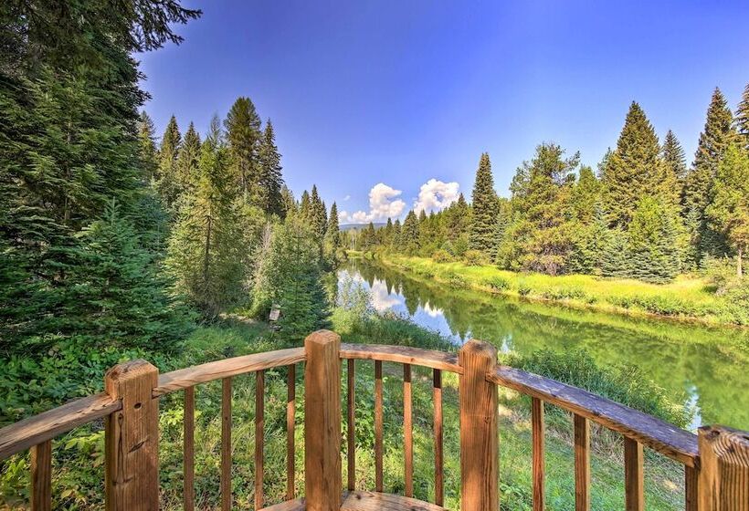 Loose Moose Lodge    31 Acres On Yaak River!
