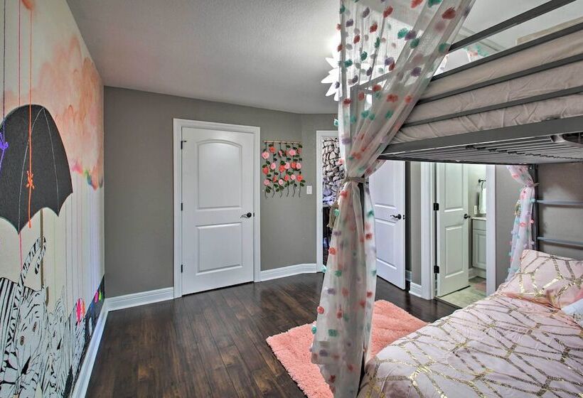 Hot Tub + Views: Waterfront Escape In Hot Springs