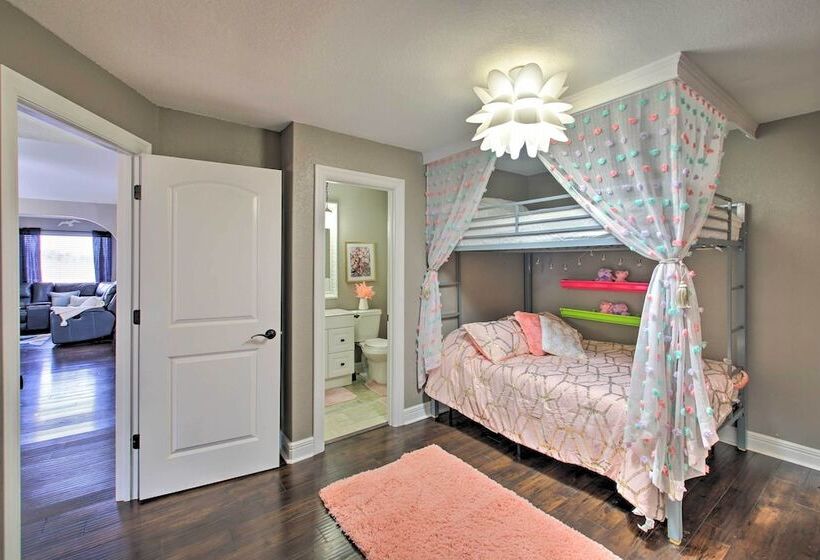 Hot Tub + Views: Waterfront Escape In Hot Springs