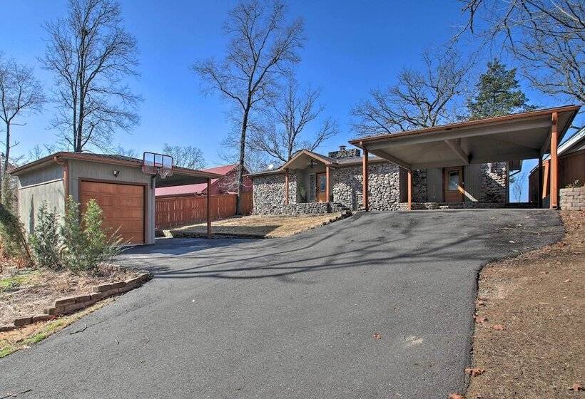 Hot Tub + Views: Waterfront Escape In Hot Springs