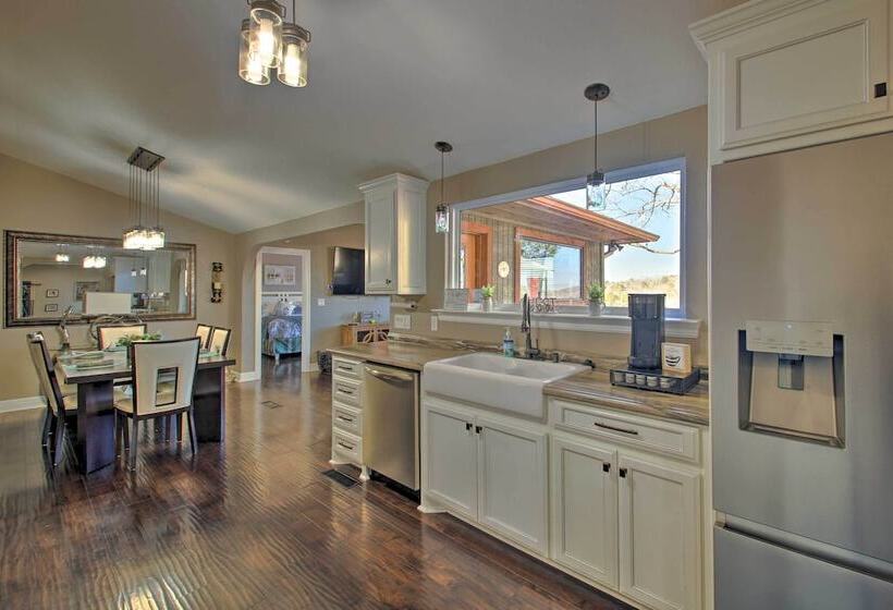 Hot Tub + Views: Waterfront Escape In Hot Springs