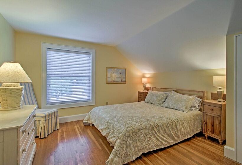 1/2 Mi To Beach: Lovely Guesthouse In Kennebunk!