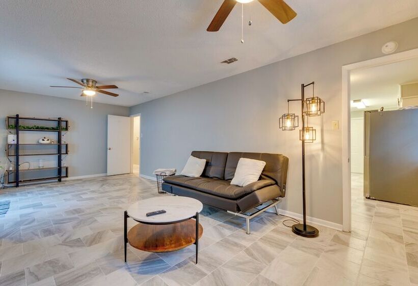 Lovely Little Rock Home W/ Fire Pit & Yard!