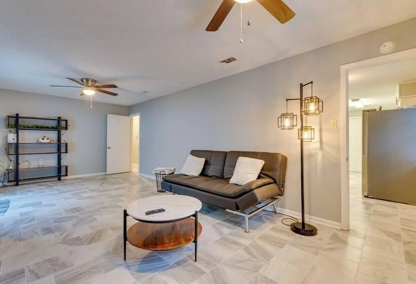 Lovely Little Rock Home W/ Fire Pit & Yard!