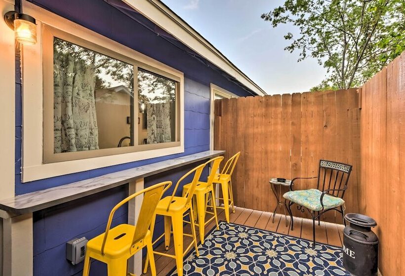 Lovely Historic Fort Worth Home W/ Deck