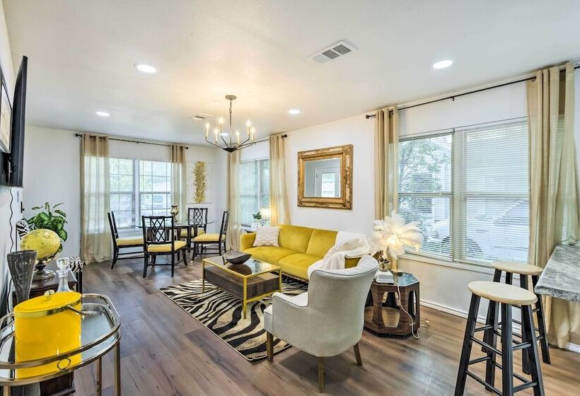 Lovely Historic Fort Worth Home W/ Deck