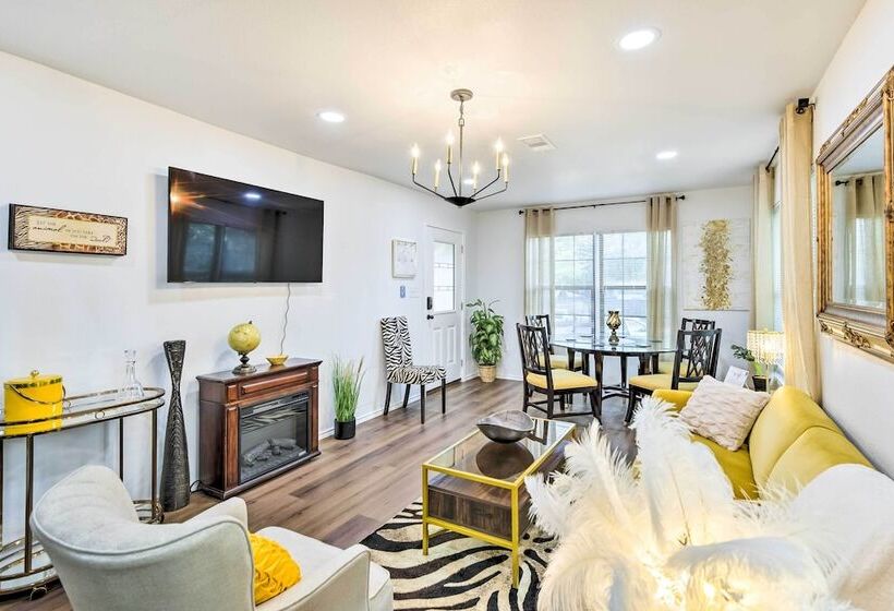 Lovely Historic Fort Worth Home W/ Deck