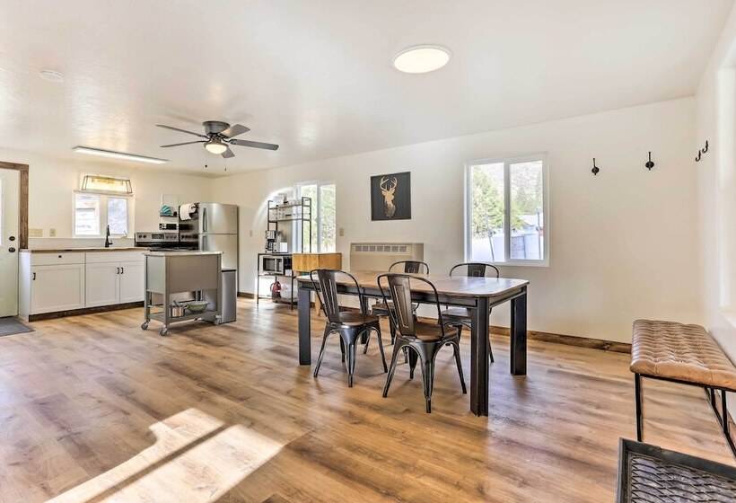 Lowman Outdoor Retreat: Walk To Hot Springs!