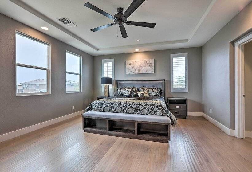 Luxe Roseville Home W/ Pool & Hot Tub!