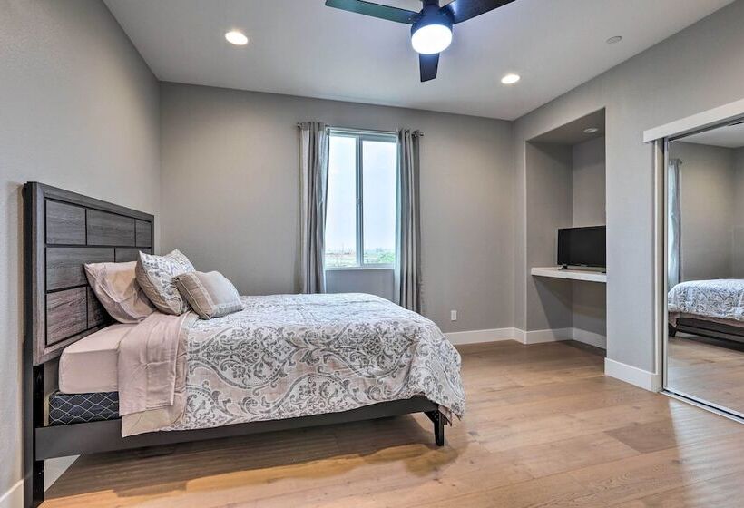 Luxe Roseville Home W/ Pool & Hot Tub!