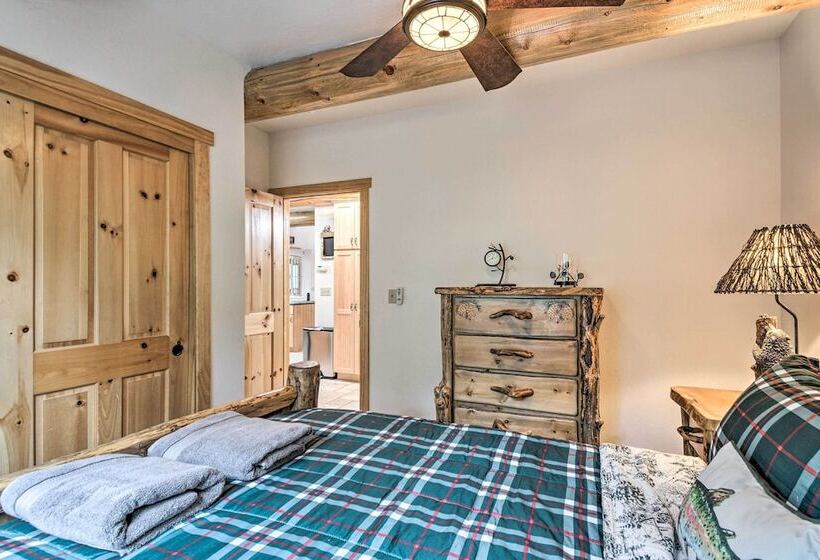 2 Mi To Dtwn: Arnold Cabin W/ Fire Pit & Deck!