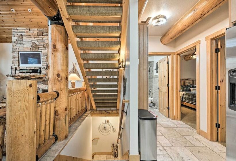 2 Mi To Dtwn: Arnold Cabin W/ Fire Pit & Deck!