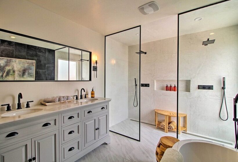 Luxury Albuquerque Home W/ Pool, Deck, + Hot Tub!