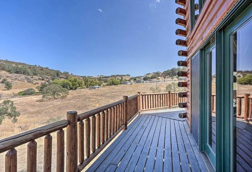 Theater + Scenic Views: Valley Springs Cabin!