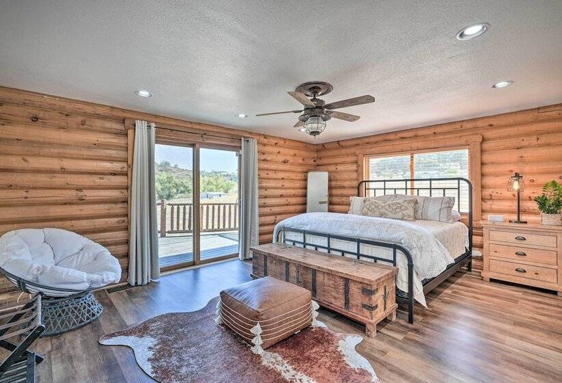 Theater + Scenic Views: Valley Springs Cabin!