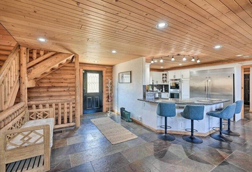 Theater + Scenic Views: Valley Springs Cabin!